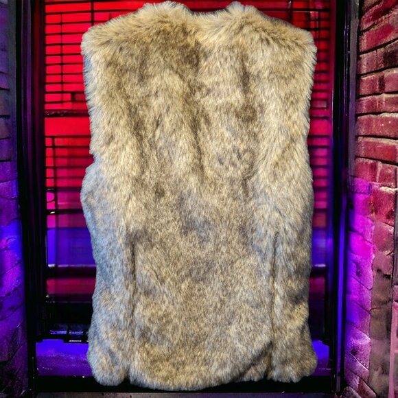 Faux Fur Vest - Picture 2 of 5